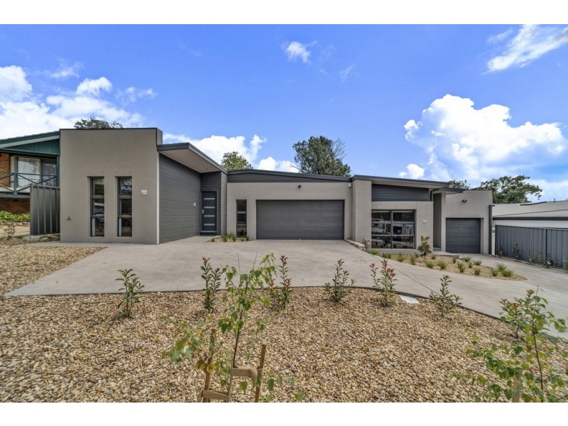 1/121 Eggleston Crescent, Chifley ACT 2606