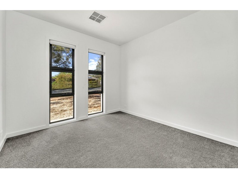 1/121 Eggleston Crescent, Chifley ACT 2606