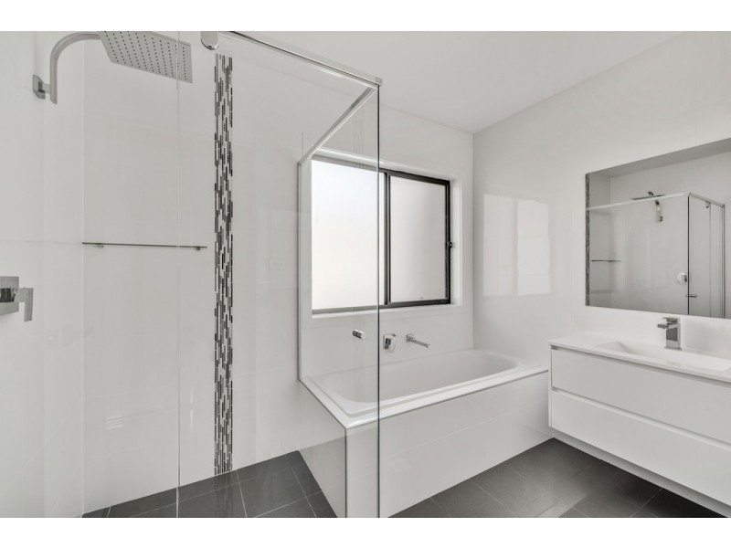 1/121 Eggleston Crescent, Chifley ACT 2606