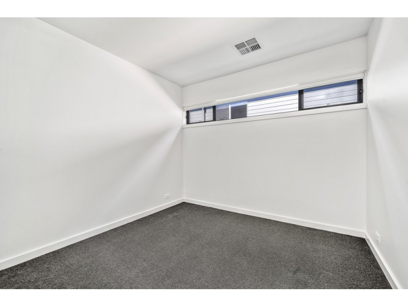 2/121 Eggleston Crescent, Chifley ACT 2606