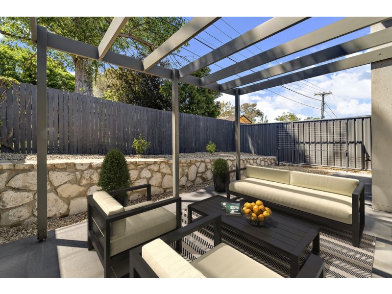 2/121 Eggleston Crescent, Chifley ACT 2606