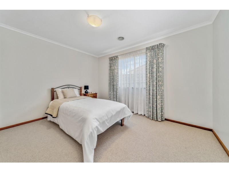 16 Kingscote Crescent, Bonython ACT 2905