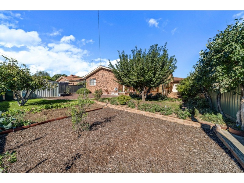 16 Kingscote Crescent, Bonython ACT 2905