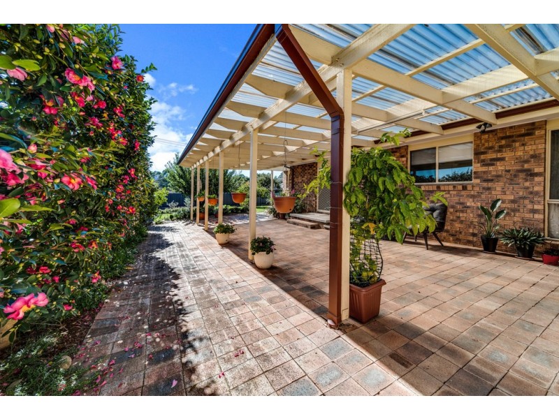 16 Kingscote Crescent, Bonython ACT 2905