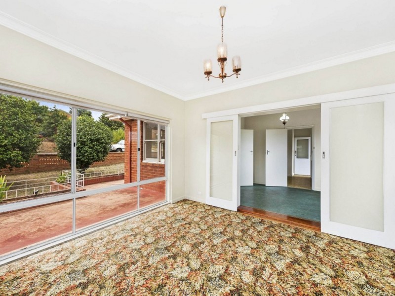 10 Blackall Avenue, Crestwood NSW 2620