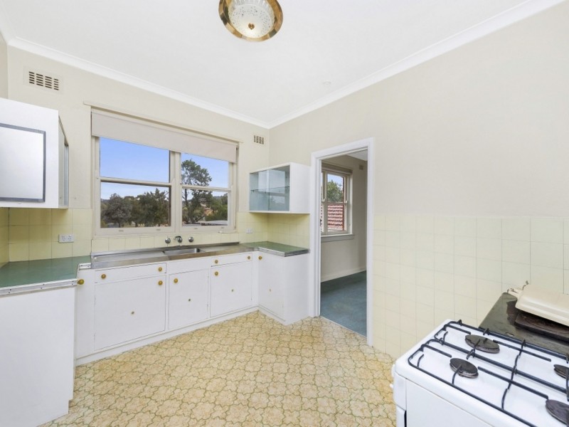 10 Blackall Avenue, Crestwood NSW 2620