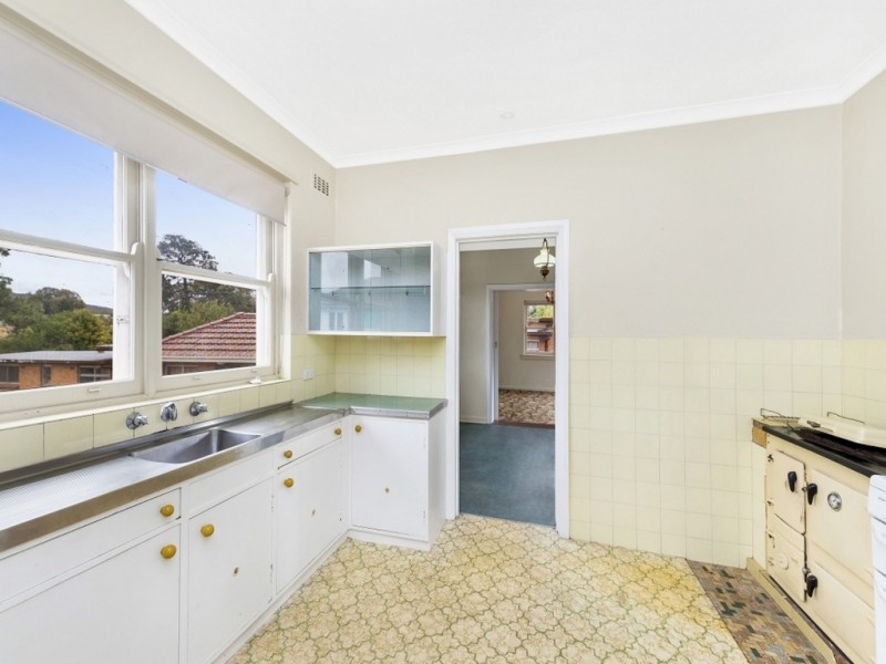 10 Blackall Avenue, Crestwood NSW 2620