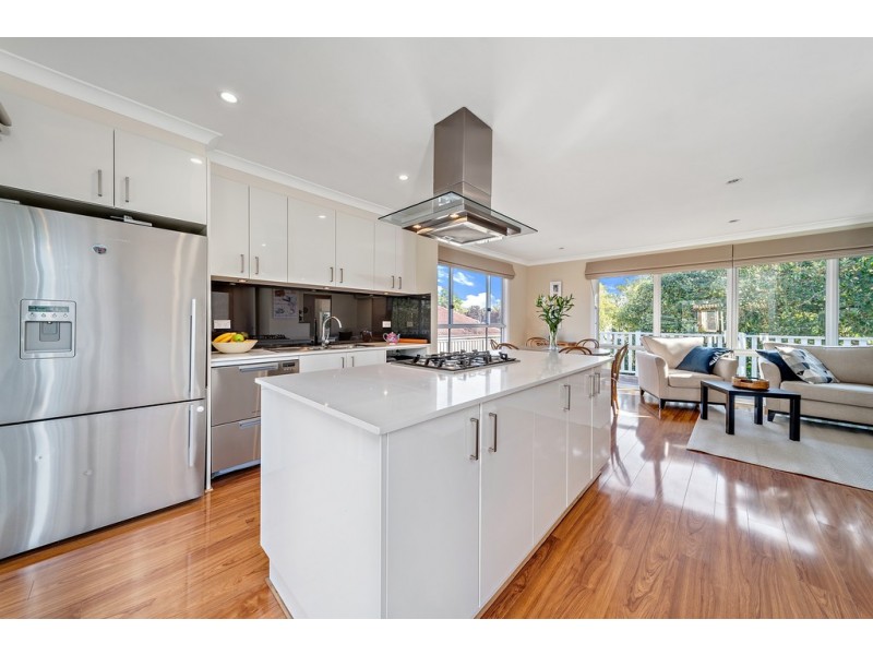 10 Narambi Street, Narrabundah ACT 2604