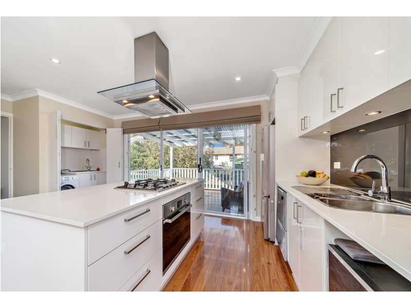 10 Narambi Street, Narrabundah ACT 2604