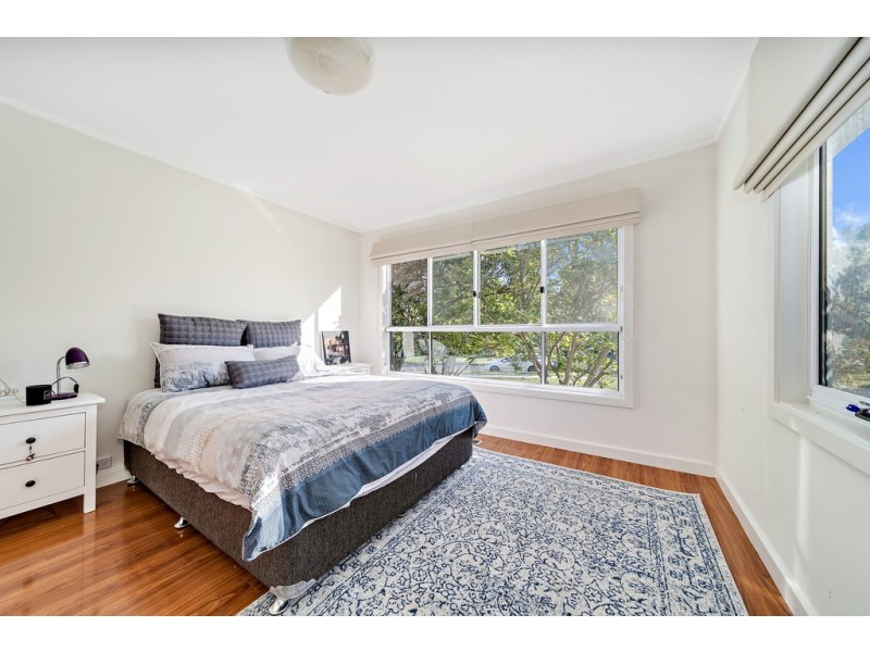 10 Narambi Street, Narrabundah ACT 2604