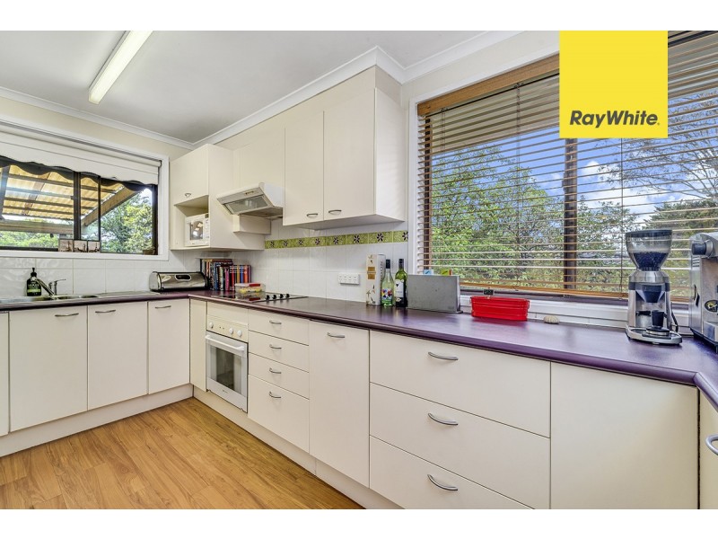6 Birnie Place, Charnwood ACT 2615