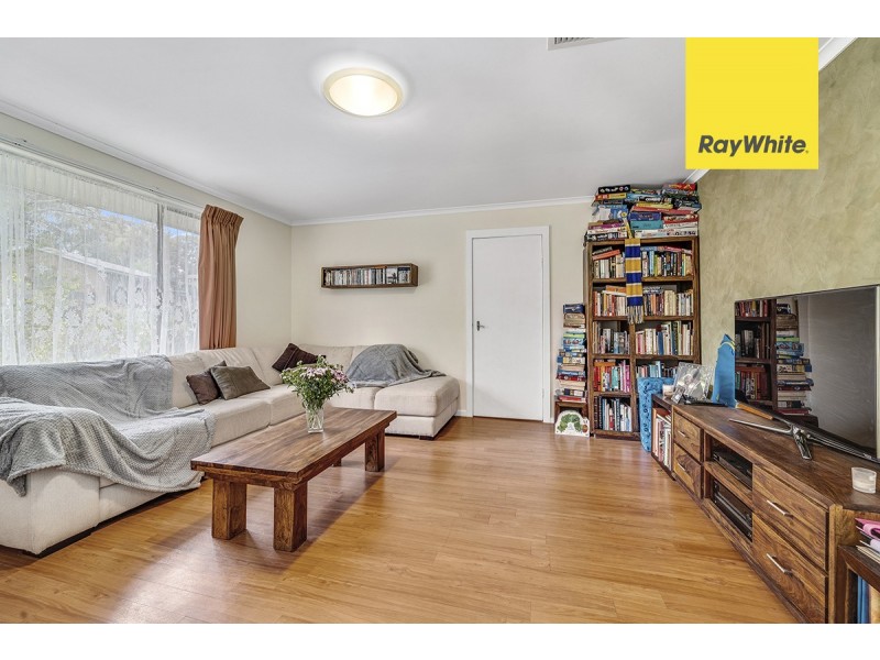 6 Birnie Place, Charnwood ACT 2615