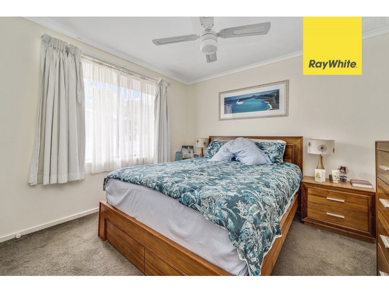 6 Birnie Place, Charnwood ACT 2615