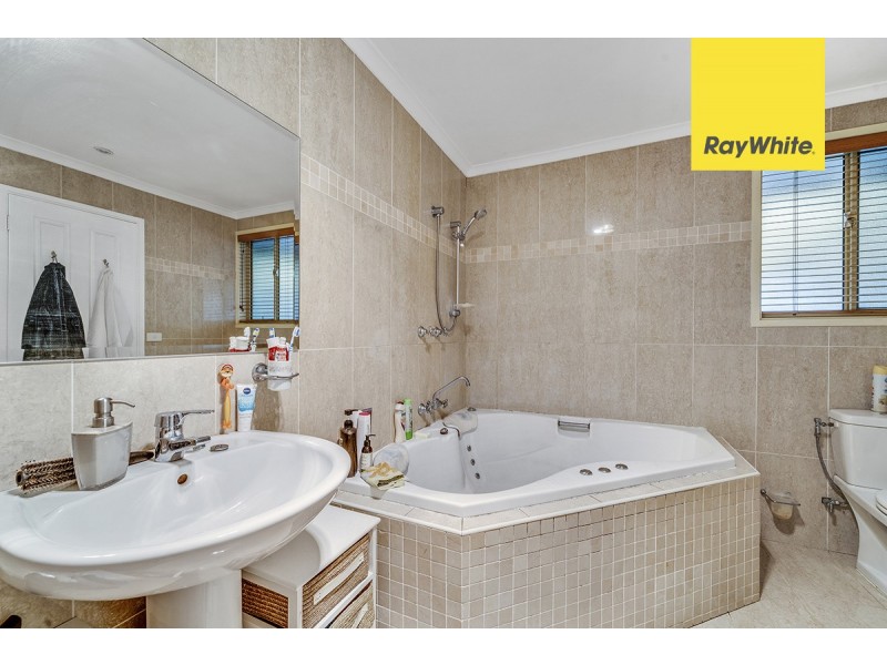 6 Birnie Place, Charnwood ACT 2615