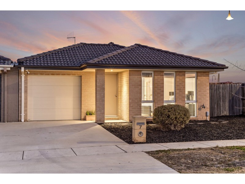 7 Boelke Place, Macgregor ACT 2615