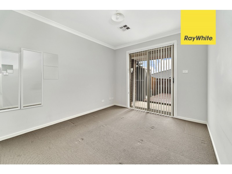4 Rockwood Street, Casey ACT 2913