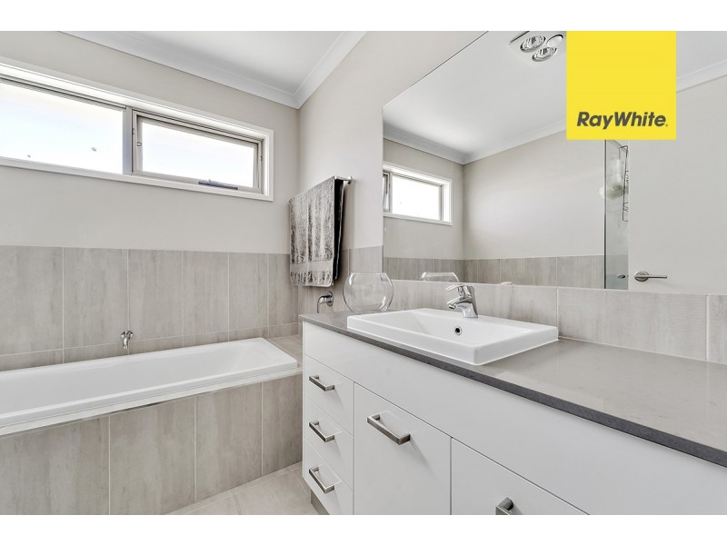 30 Edna Thompson Crescent, Casey ACT 2913