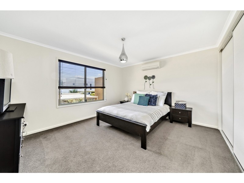 6 Fennessy Way, Forde ACT 2914