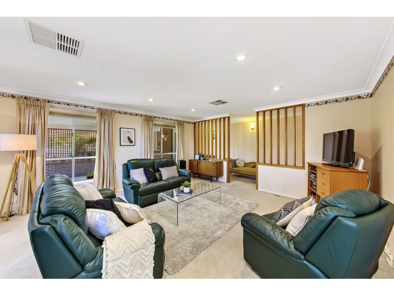 16 Jeffcott Place, Latham ACT 2615