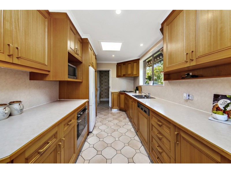 16 Jeffcott Place, Latham ACT 2615
