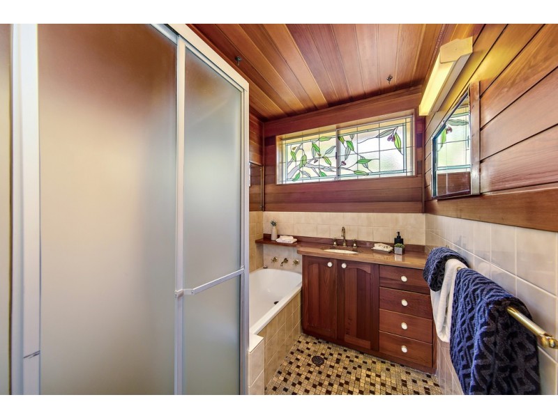 16 Jeffcott Place, Latham ACT 2615