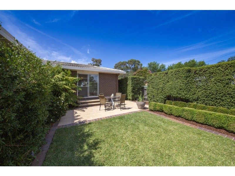 16 Jeffcott Place, Latham ACT 2615