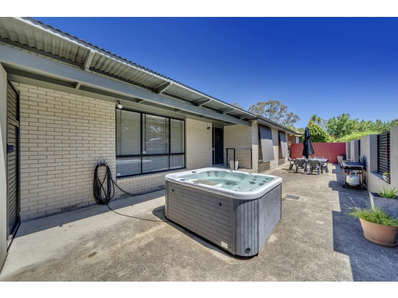 110 Langdon Avenue, Wanniassa ACT 2903
