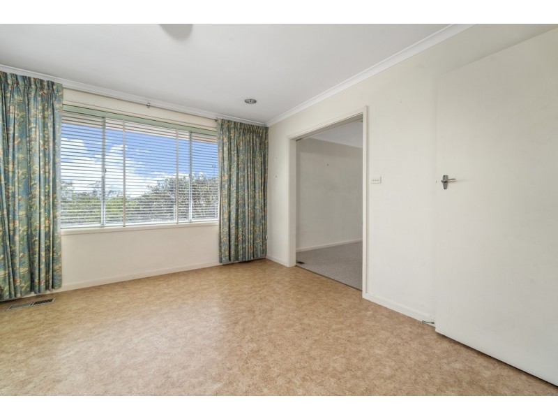 8 Erskine Street, Macquarie ACT 2614