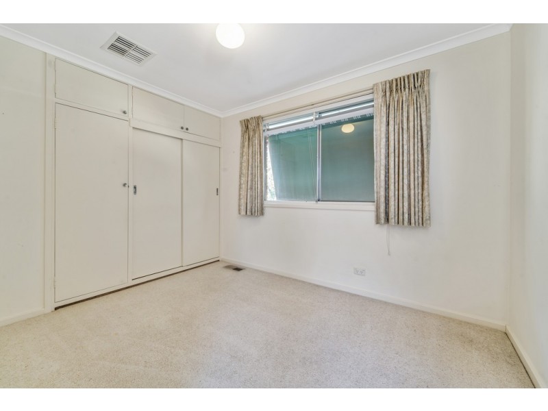 8 Erskine Street, Macquarie ACT 2614