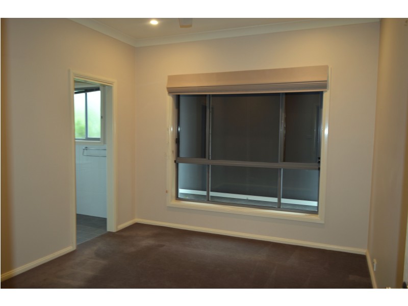 8 Lind Close, Fraser ACT 2615