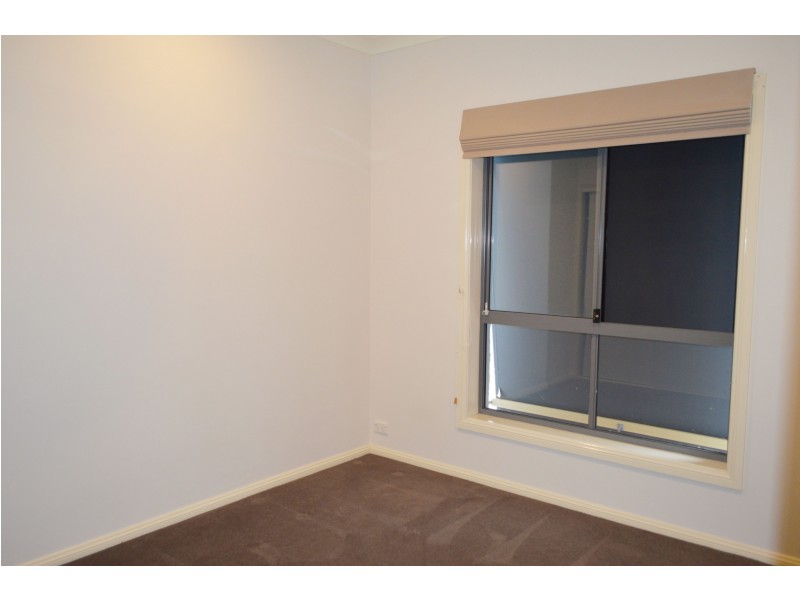 8 Lind Close, Fraser ACT 2615