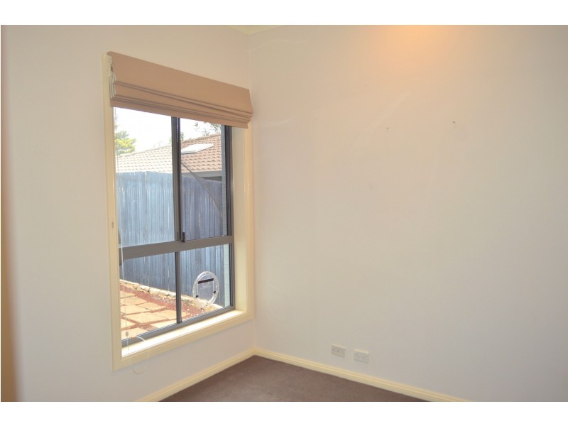 8 Lind Close, Fraser ACT 2615