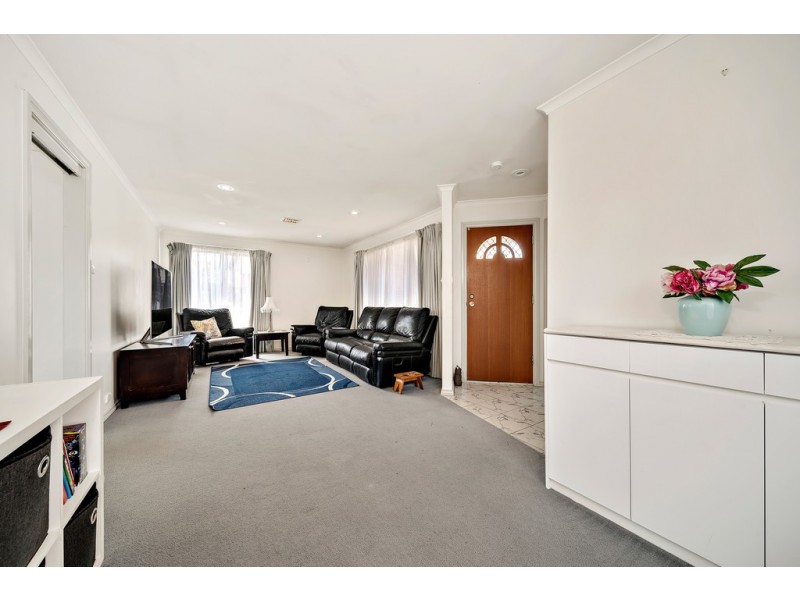 11 Lance Hill Avenue, Dunlop ACT 2615