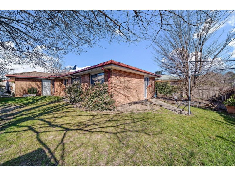 11 Lance Hill Avenue, Dunlop ACT 2615