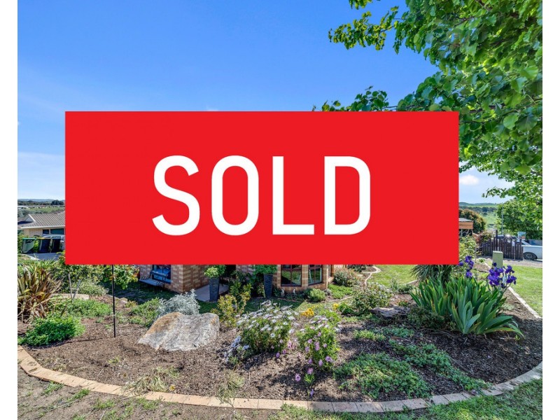 84 Hugh Mckay Crescent, Dunlop ACT 2615