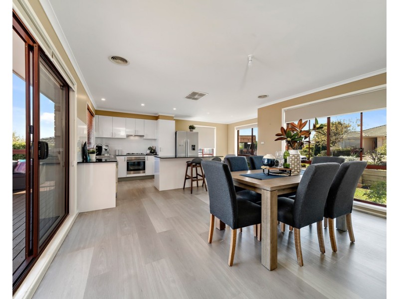 84 Hugh Mckay Crescent, Dunlop ACT 2615