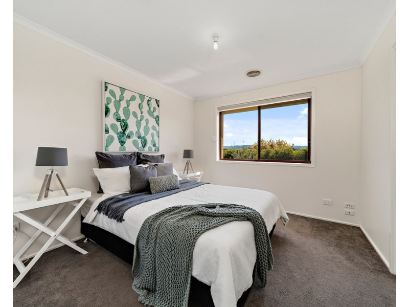 84 Hugh Mckay Crescent, Dunlop ACT 2615