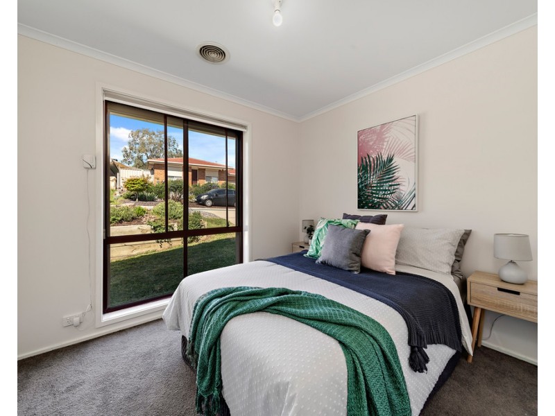 84 Hugh Mckay Crescent, Dunlop ACT 2615