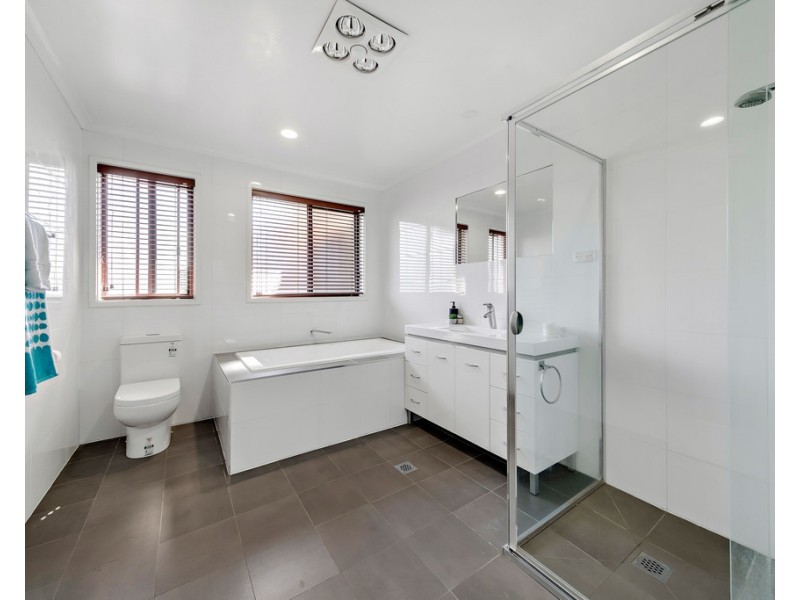 84 Hugh Mckay Crescent, Dunlop ACT 2615