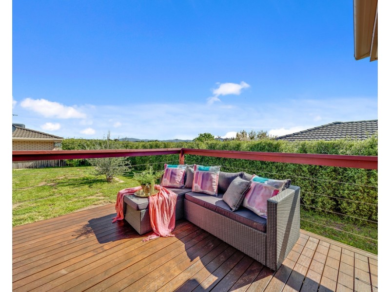 84 Hugh Mckay Crescent, Dunlop ACT 2615