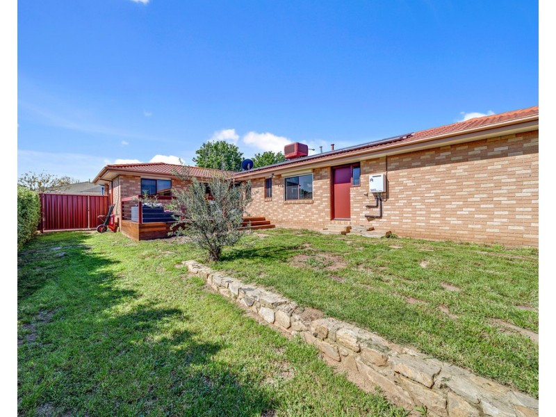 84 Hugh Mckay Crescent, Dunlop ACT 2615