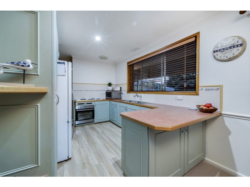 14 Powers Place, Latham ACT 2615