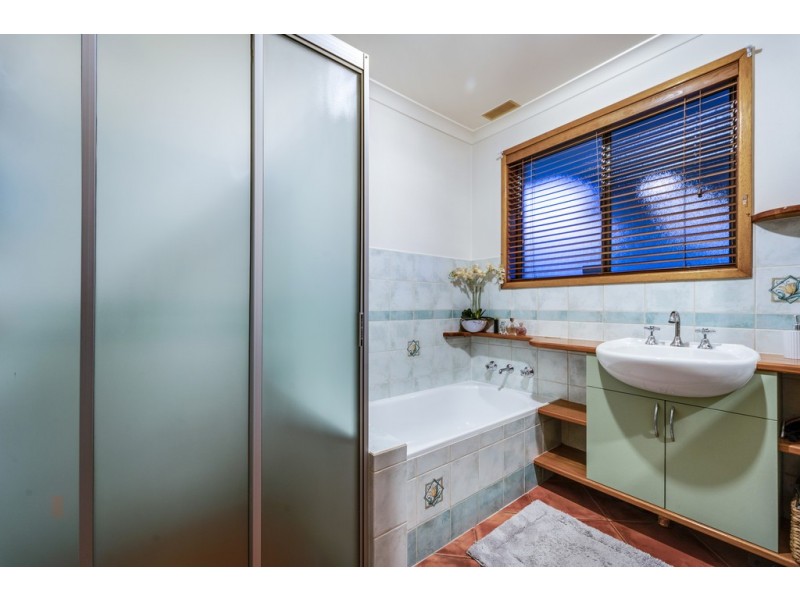 14 Powers Place, Latham ACT 2615