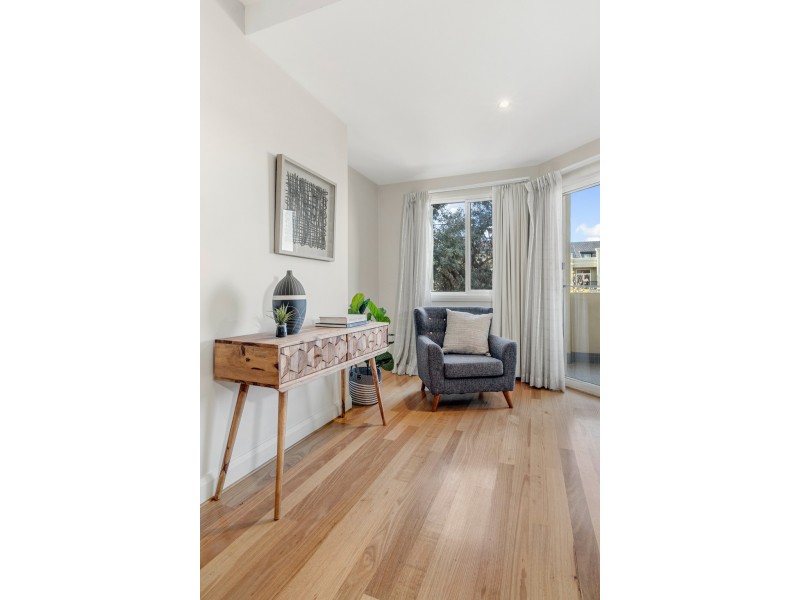 73/8 Dominion Circuit, Forrest ACT 2603