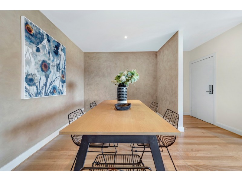 73/8 Dominion Circuit, Forrest ACT 2603