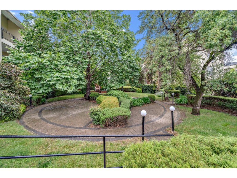 73/8 Dominion Circuit, Forrest ACT 2603