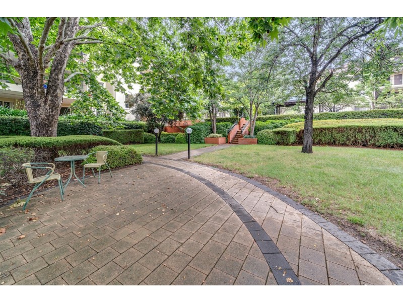 73/8 Dominion Circuit, Forrest ACT 2603