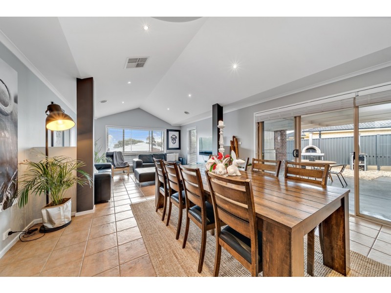 32 Wittunga Crescent, Banks ACT 2906