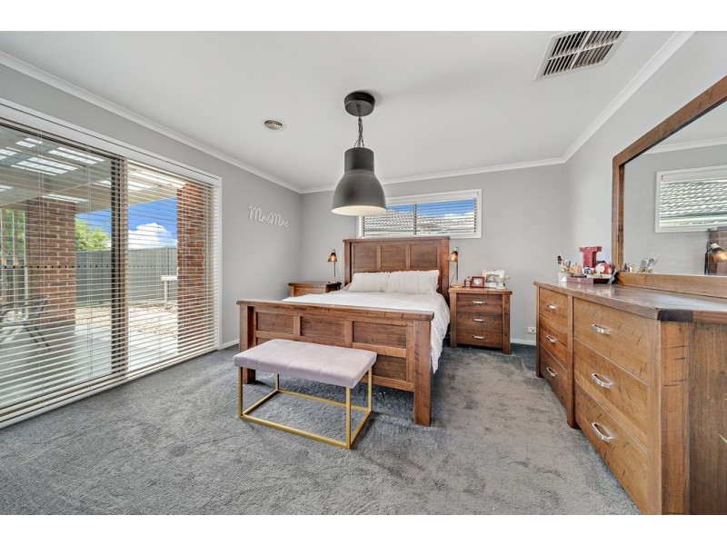 32 Wittunga Crescent, Banks ACT 2906