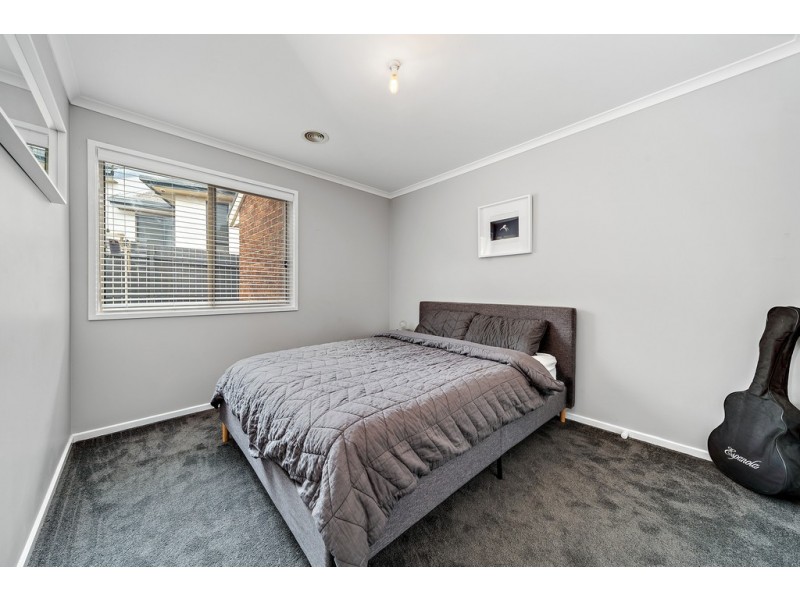 32 Wittunga Crescent, Banks ACT 2906